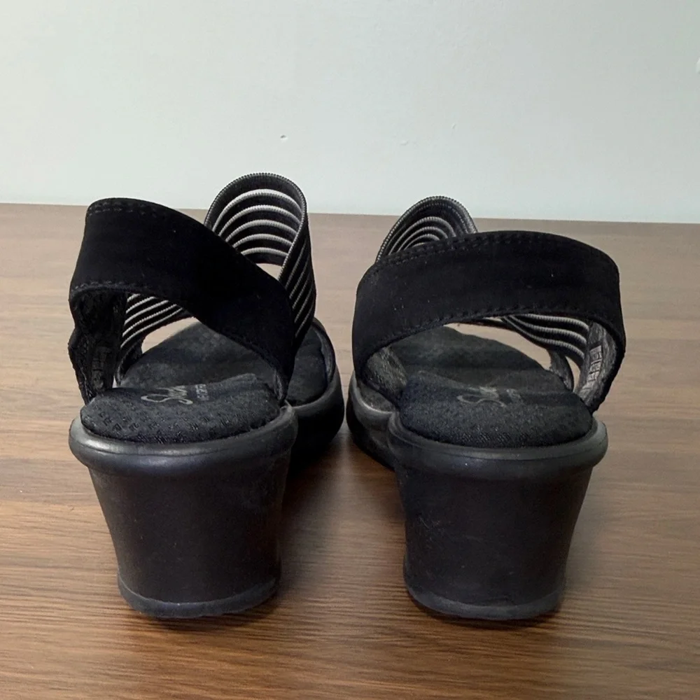 Skechers Memory Foam Black Wedge Sandals‎ Sz 7